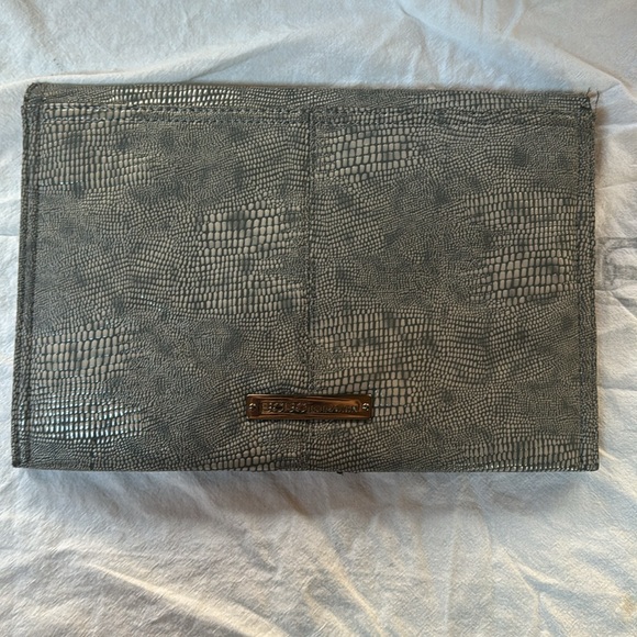 BCBG Generations “Snakeskin” Envelope Clutch #NYEVE - Picture 4 of 9